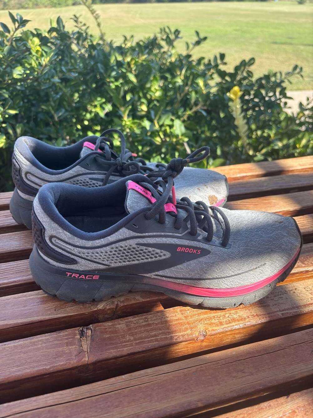 Brooks Trace 2 Running Shoes Gray Pink